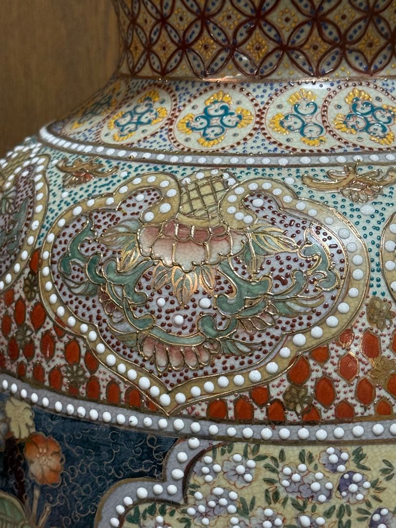 薩摩焼　金彩人物紋大瓶　特大　送料込み250527