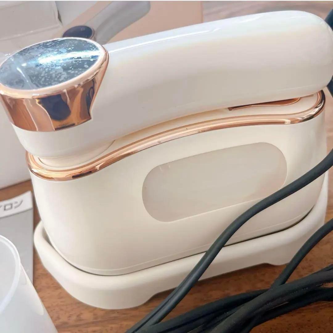 早い者勝ち❣️ 折り畳み式スチームアイロン ホワイト×ピンクゴールド コンパクト