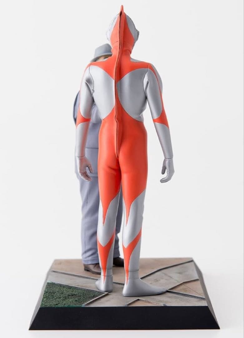 新品未開封　限定生産300個 1/12 円谷英二氏とウルトラマン スタチュー