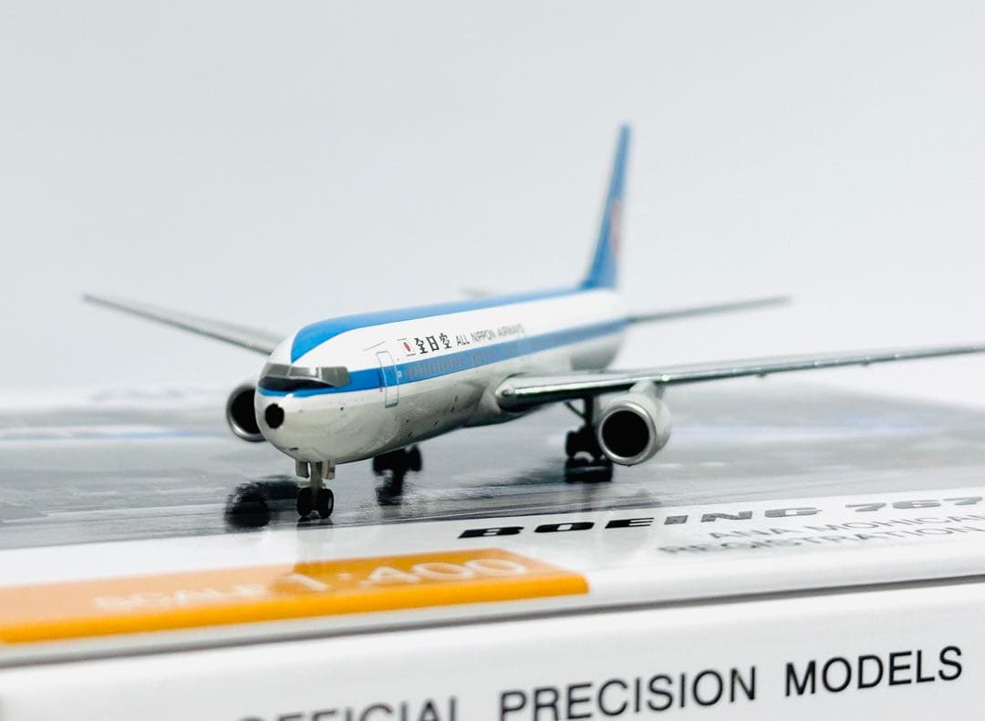 全日空商事 1/400 B767-300 モヒカン塗装 NH40046