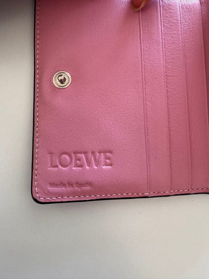 【LOEWE】★ロエベ★ピンクレザー★二つ折り財布 保存袋付き