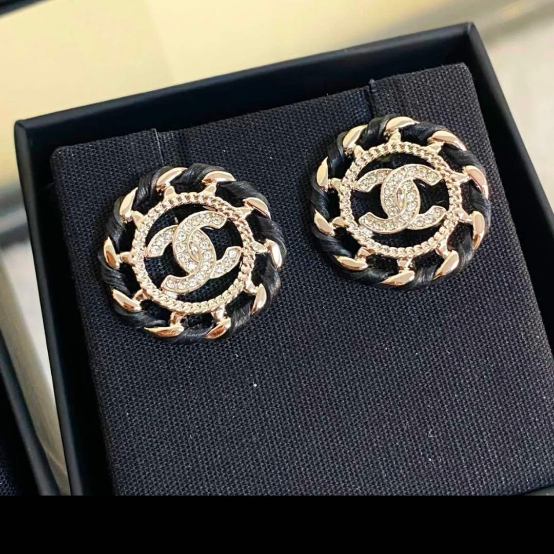 シャネルレザー×ゴールド　ピアス