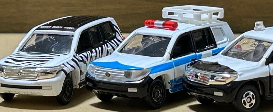 トミカ トヨタ ランドクルーザー 3台セット