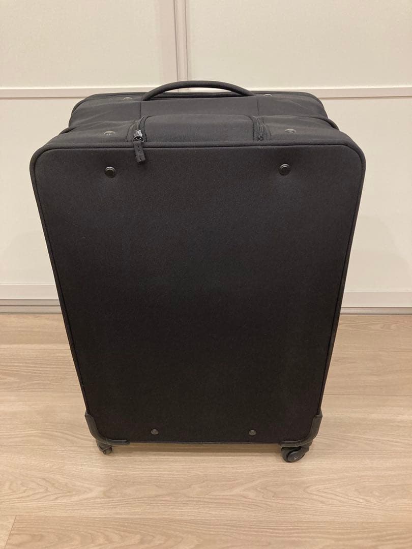 【無印良品】半分の厚みで収納できるソフトキャリーケース 63L ブラック