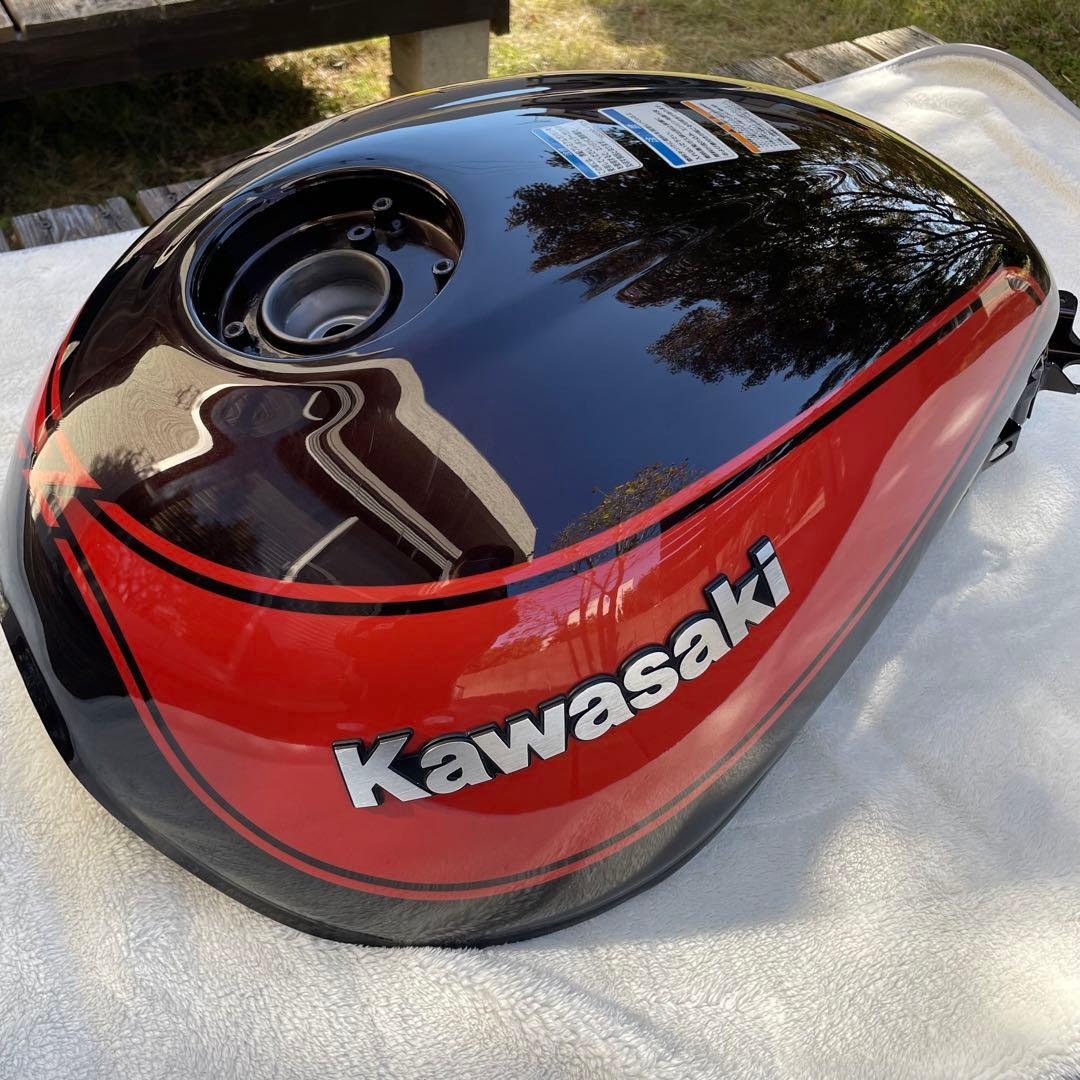 Kawasaki Z900RS 火の玉レッド ガソリンタンク