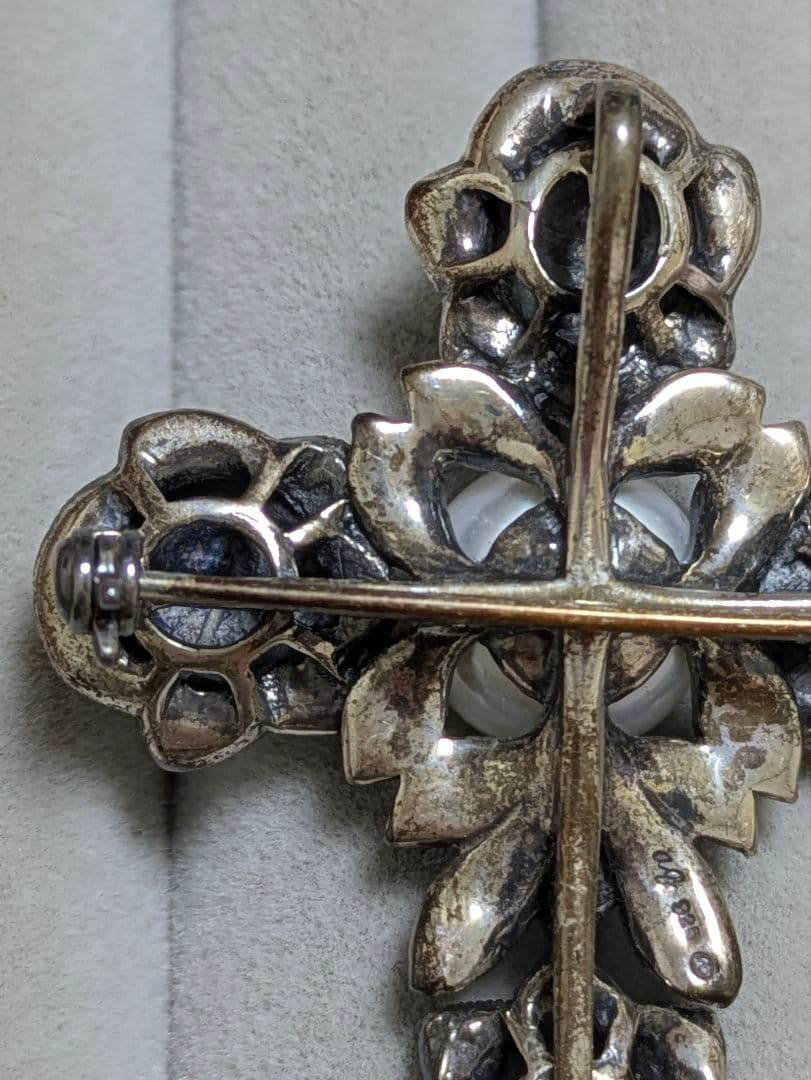 251260◎碌山◎ブローチ