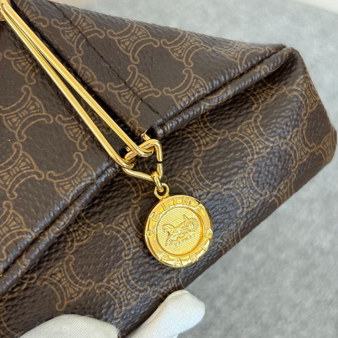 【極美品】セリーヌ 三角ケース マカダム 馬車金具ブラウン小銭入れ 182