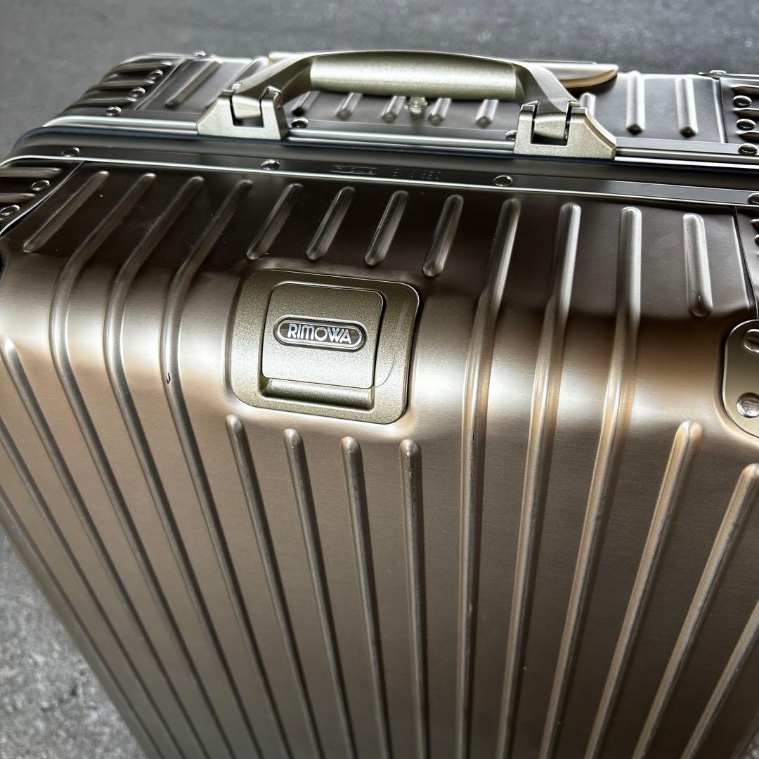 ドイツ製 RIMOWA トパーズ チタニウム 64L TSAロック 4輪