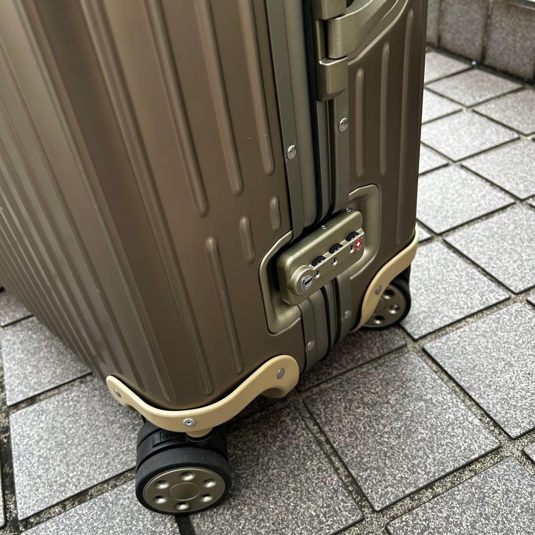ドイツ製 RIMOWA トパーズ チタニウム 64L TSAロック 4輪