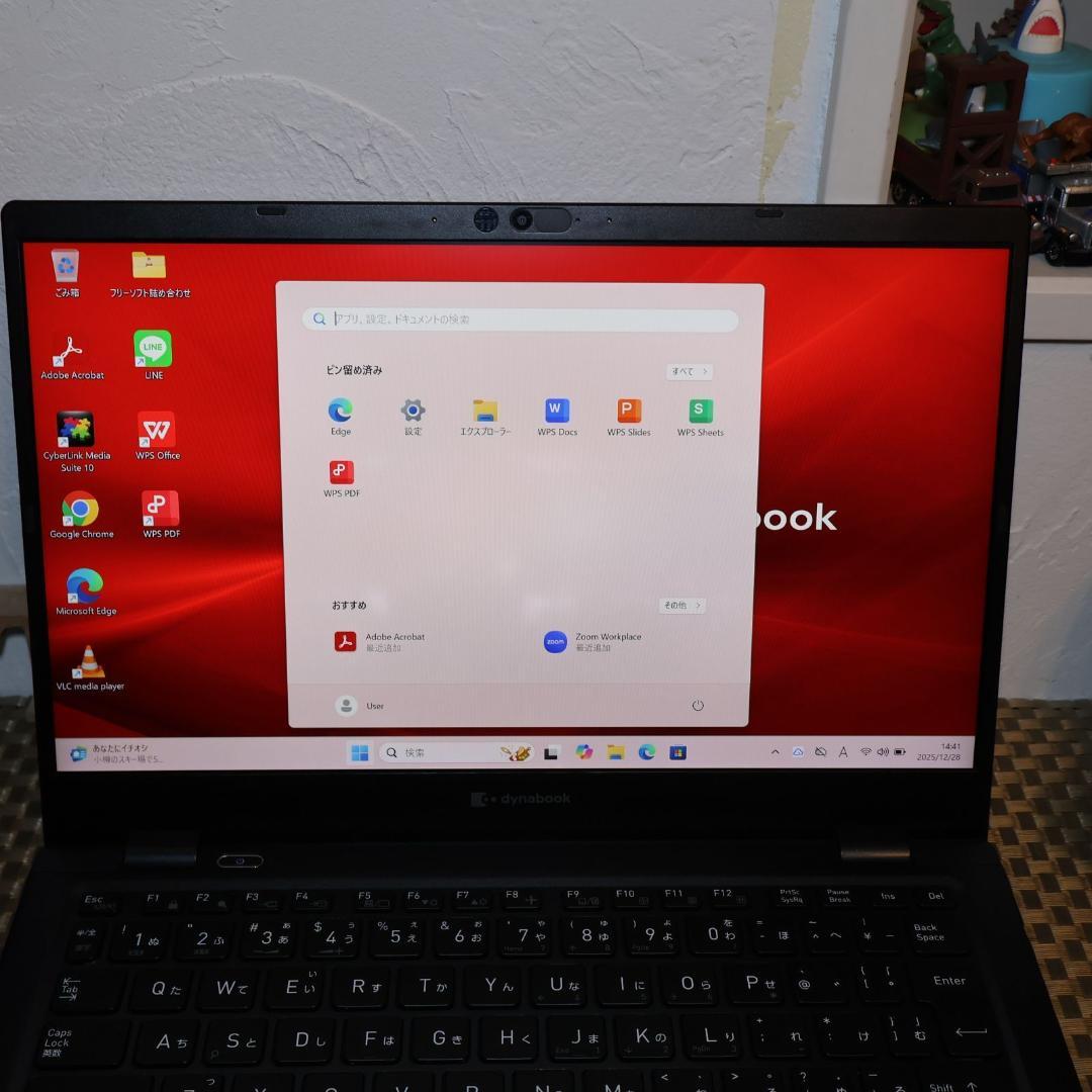 小型＆軽量Win11公式対応11世代Corei5/メ8G/SSD/無線/カメラ