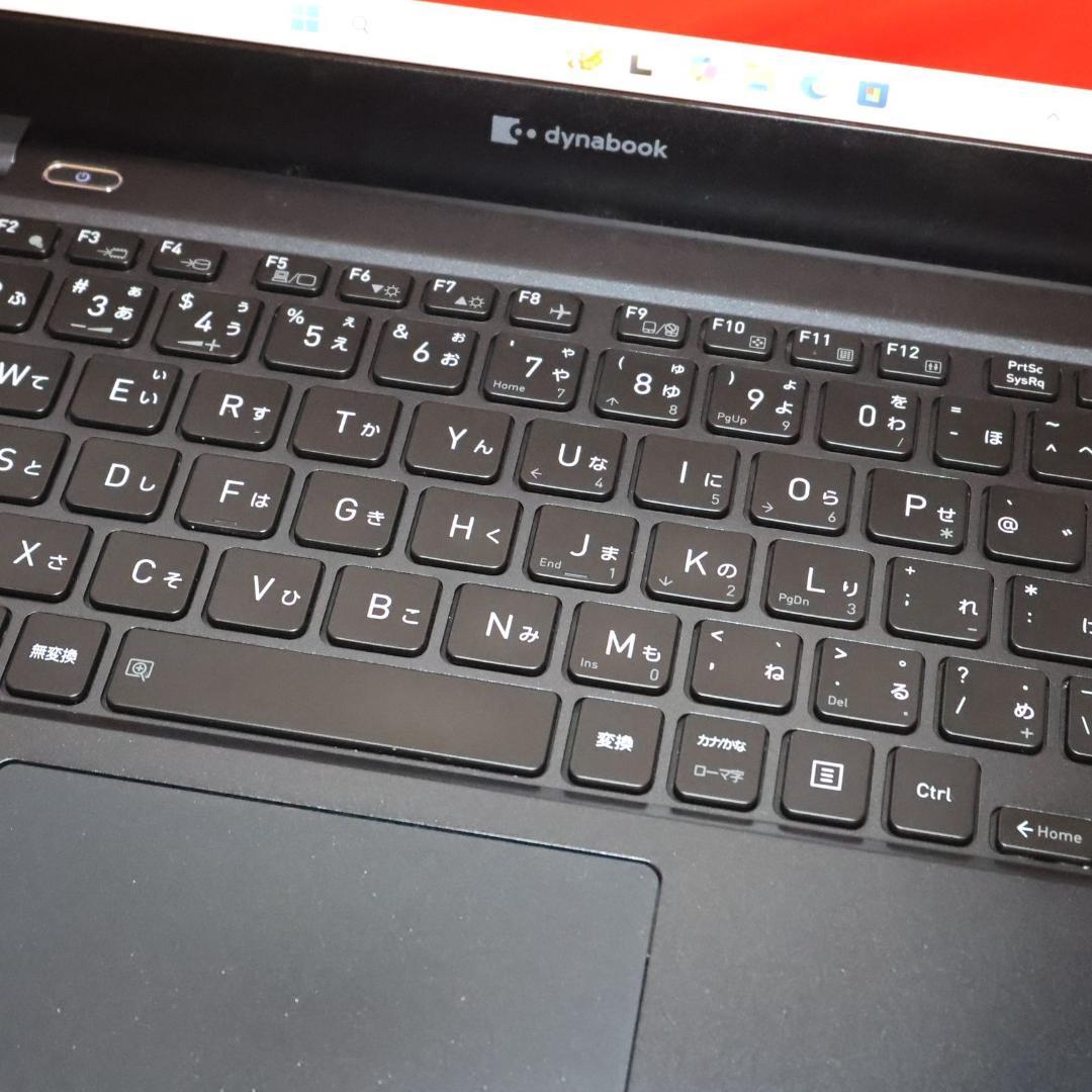 小型＆軽量Win11公式対応11世代Corei5/メ8G/SSD/無線/カメラ