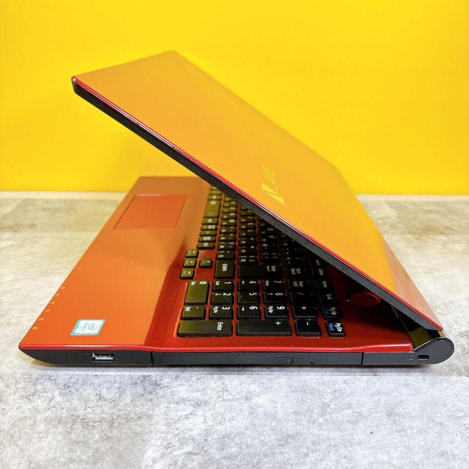 キレイな赤❣新品SSDで快適✨ブルーレイ カメラ付き Windows11仕事趣味