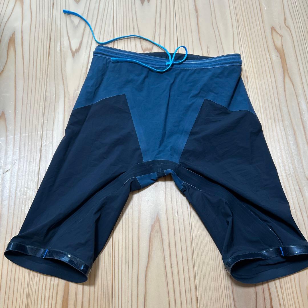 値下げ不可　arena 競泳水着 ハーフパンツ ブラック