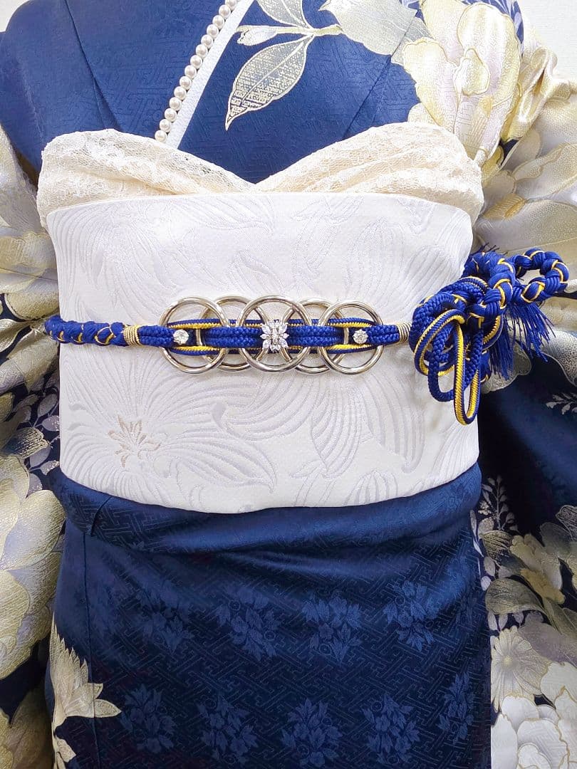 【157~170センチぐらいの方が適応サイズ】振袖のみ　るなのあ紺色