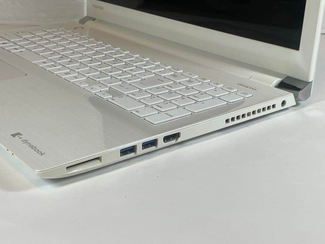 【高性能】東芝◇Dynabook◇SSD256GB◇ホワイト◇ChatGPT搭載