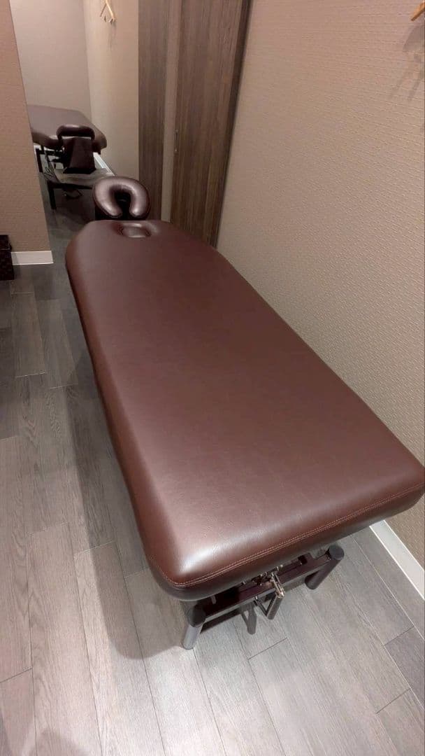 エステ・整体ベッド アームレストヘッドセット付 ベットシーツ2枚付