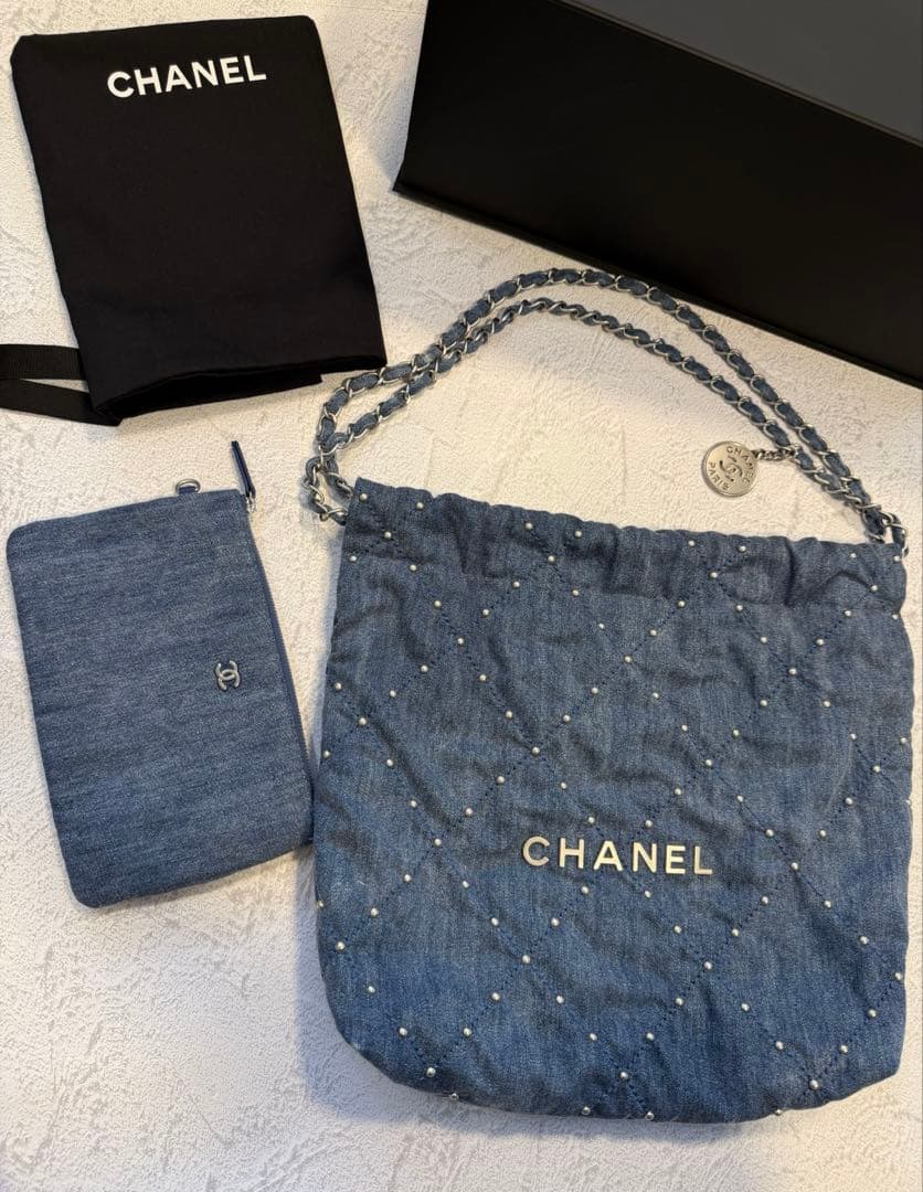 CHANEL 22 スモール　ハンドバッグ