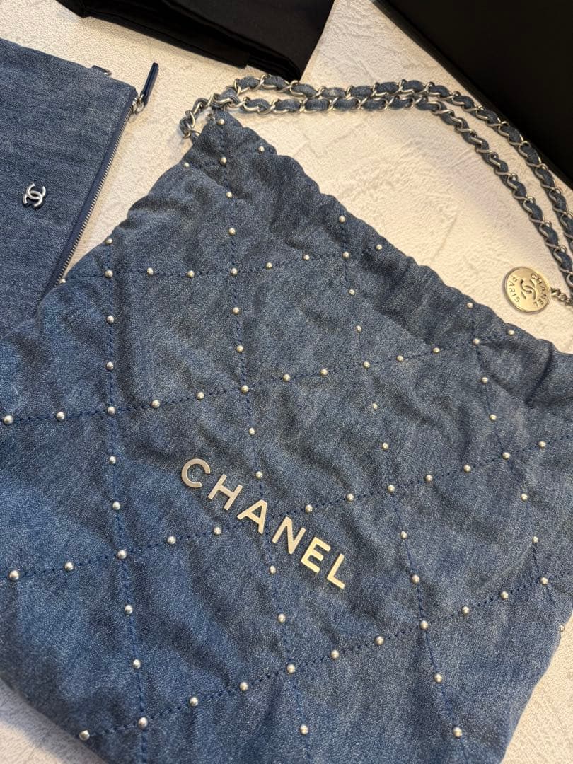 CHANEL 22 スモール　ハンドバッグ