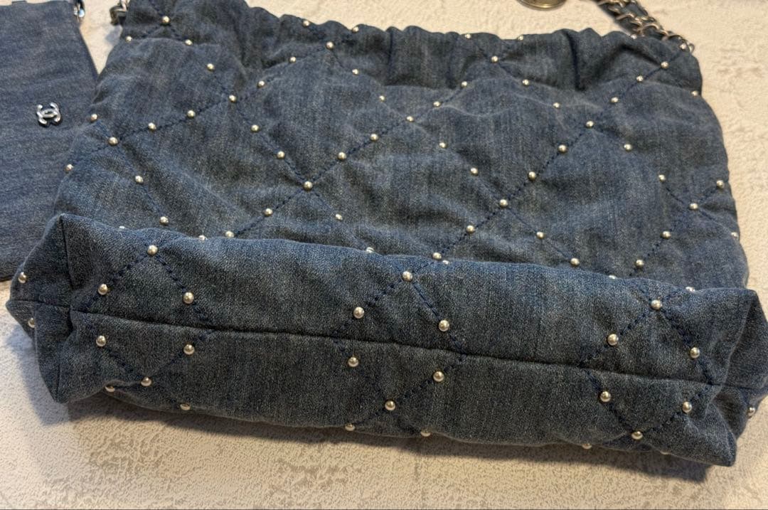 CHANEL 22 スモール　ハンドバッグ