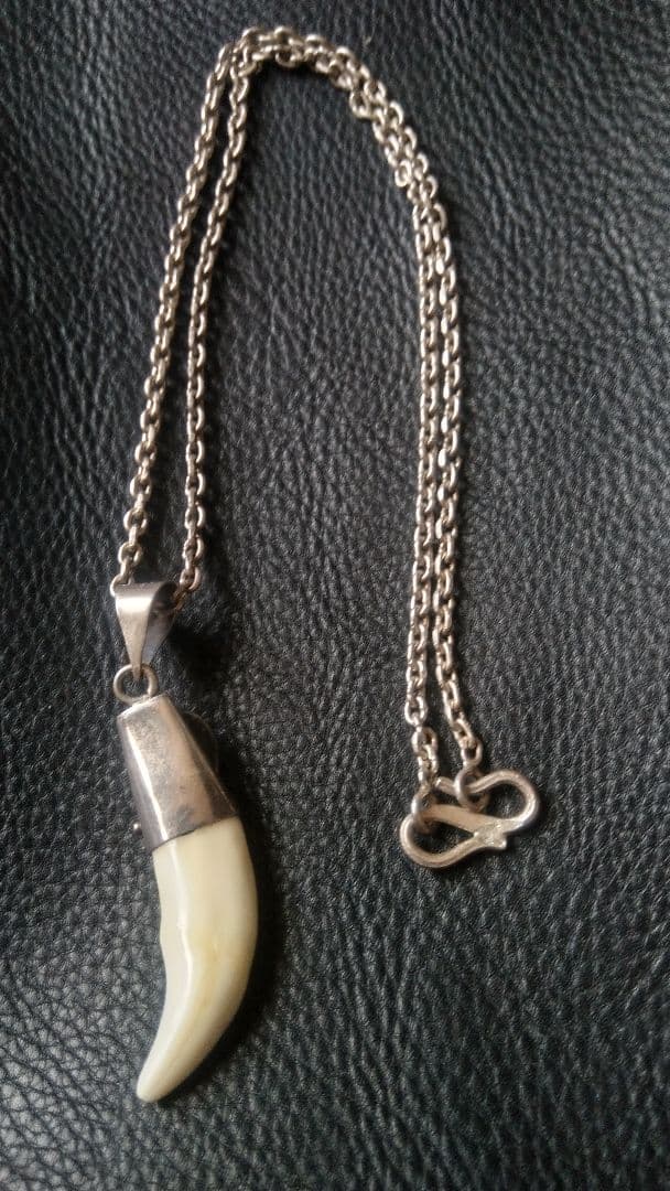 狼牙ペンダント ネックレス ウルフ牙
