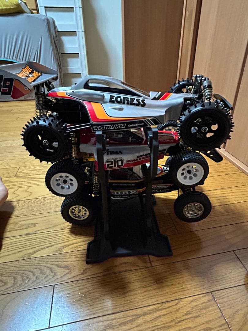 ラジコンスタンド　タミヤ、京商、ヨコモなどに対応　2セット