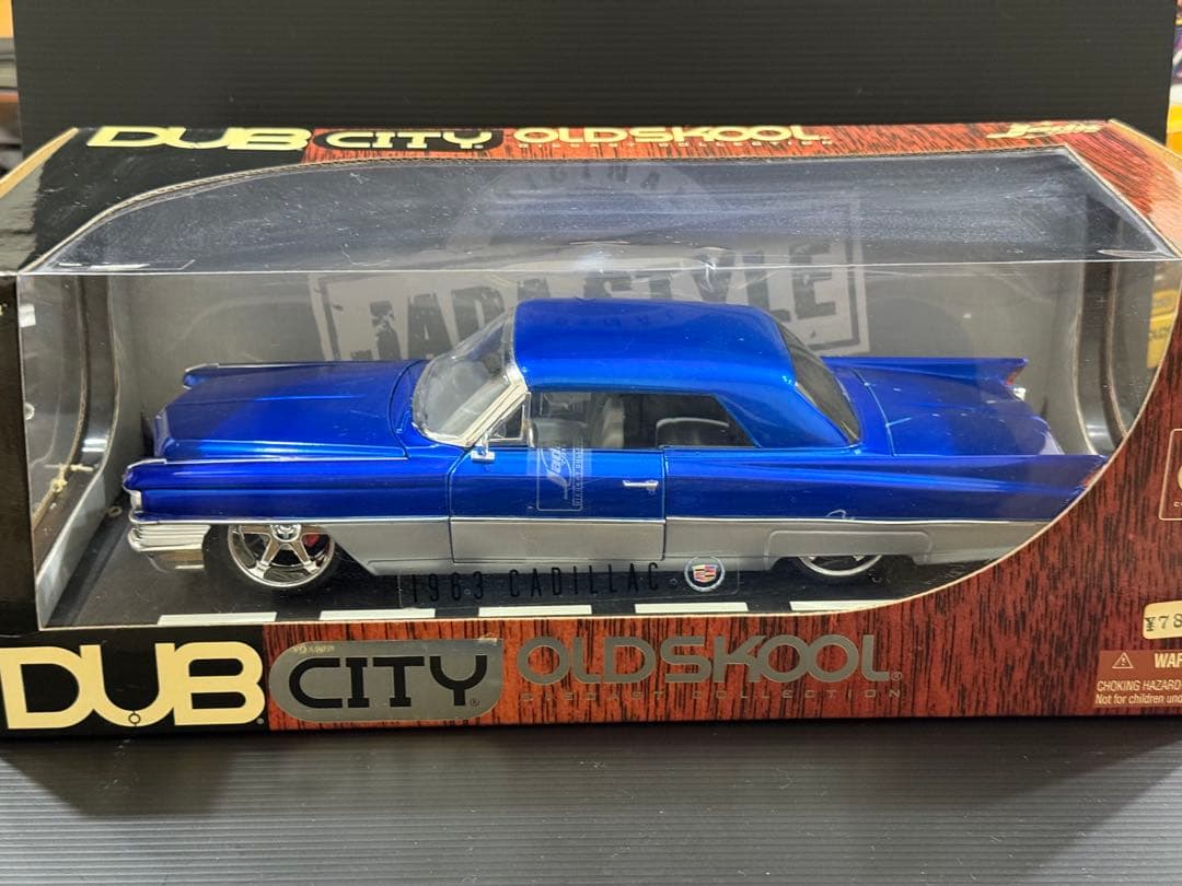 JADA キャデラック1963年　DUB 1/18