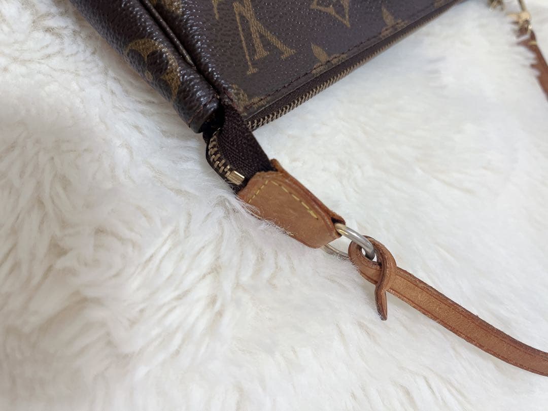 ルイ・ヴィトン モノグラム ポーチ