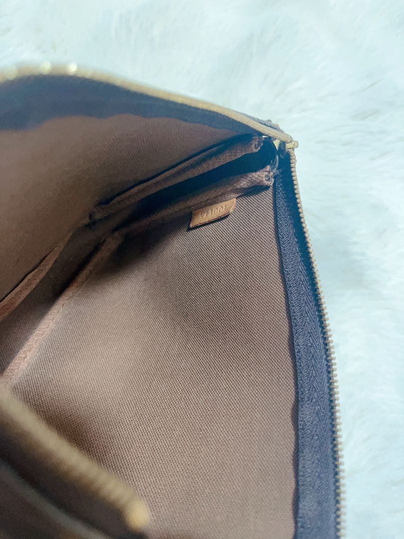 ルイ・ヴィトン モノグラム ポーチ