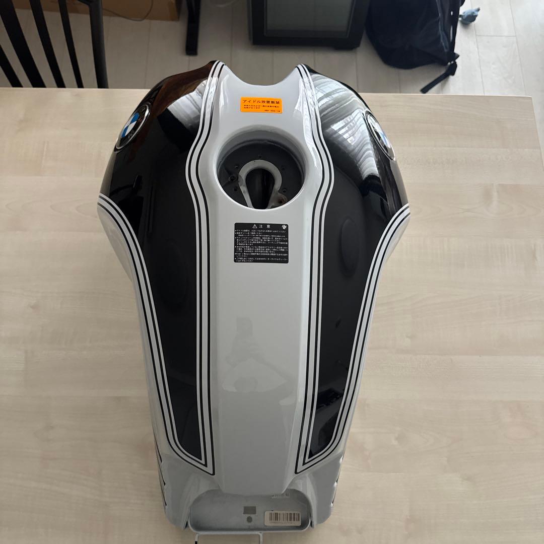 R nine T スクランブラー Option719 白/黒タンク