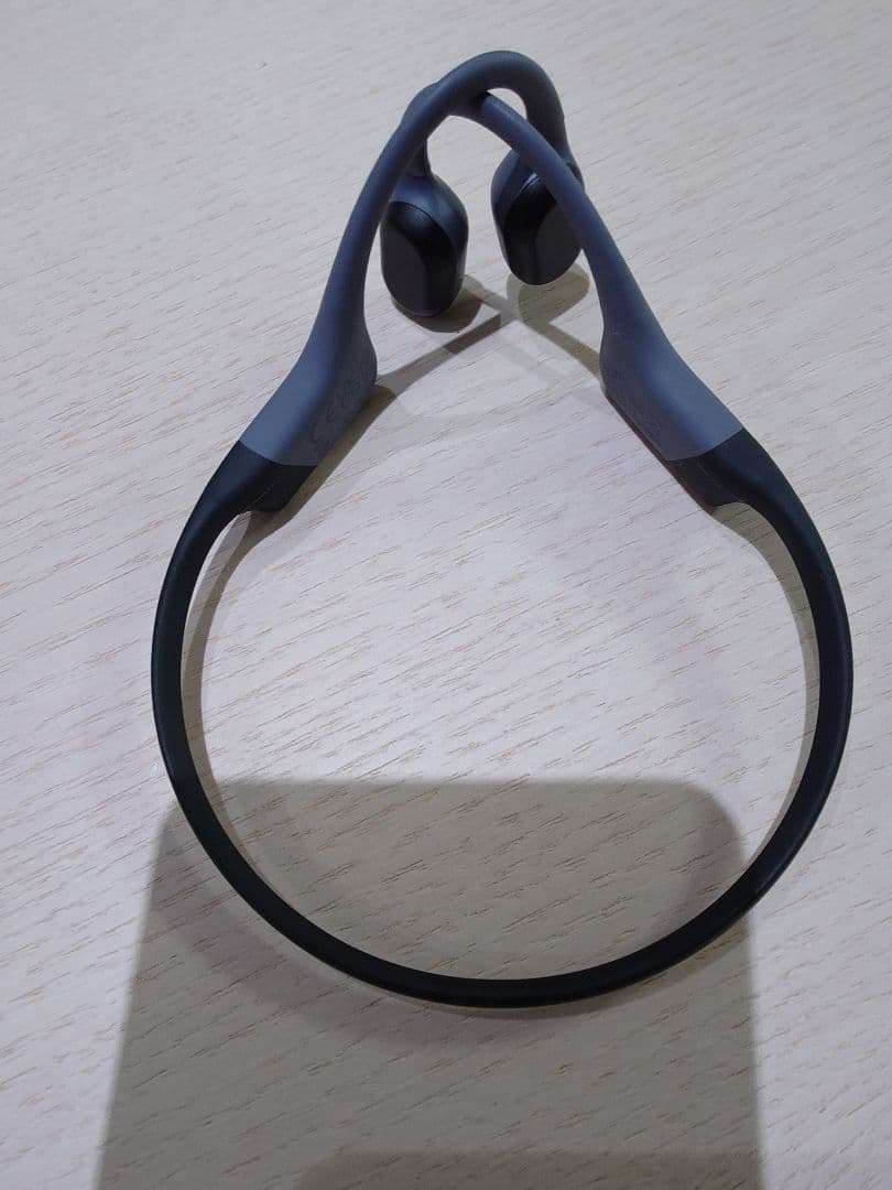 Shokz OpenSwim Pro　骨伝導イヤホン グレー