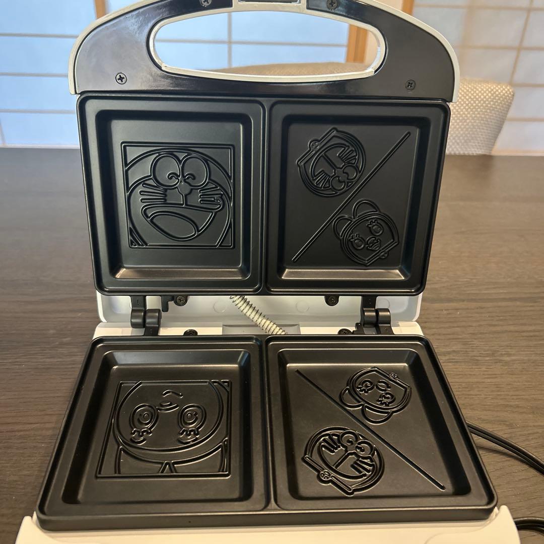 非売品　ドラえもん　ホットサンドメーカー.お皿２枚.親子エプロン　新品未使用品