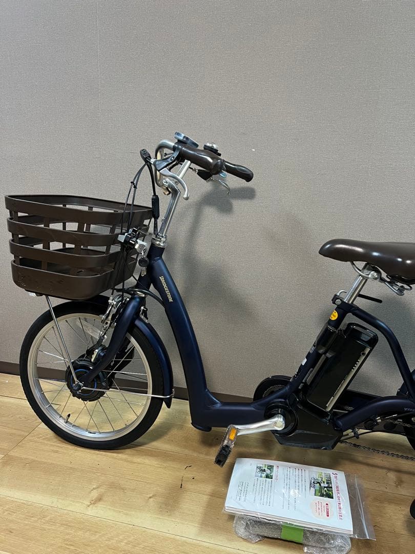 ほぼ新品ブリヂストン電動三輪自転車バッテリーB400 14.3～14.6Ah相当