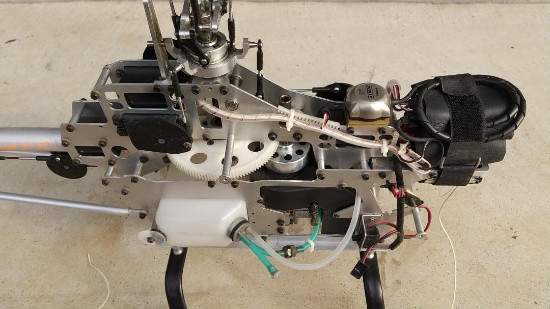 ラジコンヘリコプター　ショッカーSP30　クイック製