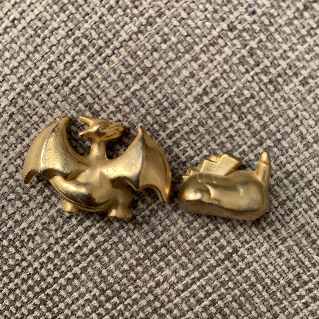 ポケモン　メタルコレクション　おやすみ　ピカチャウ　リザードン