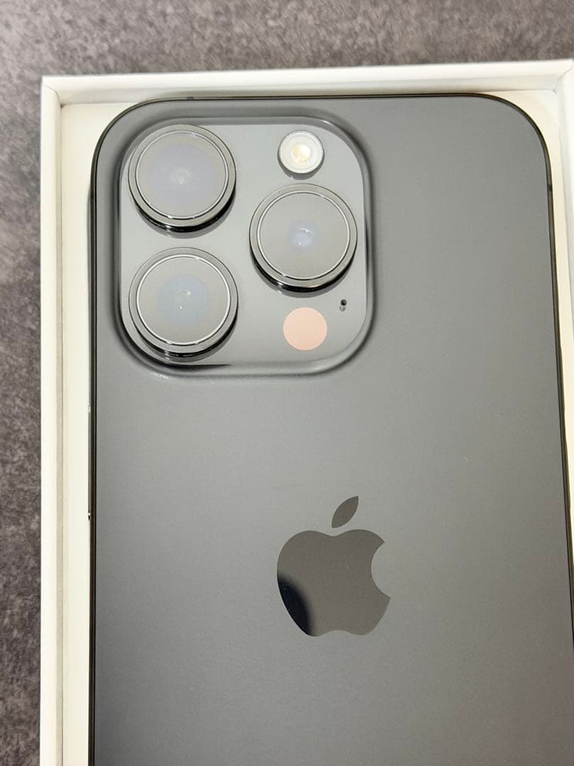 【シャッター音なし】iPhone 15 Pro 海外版 SIMフリー 256GB