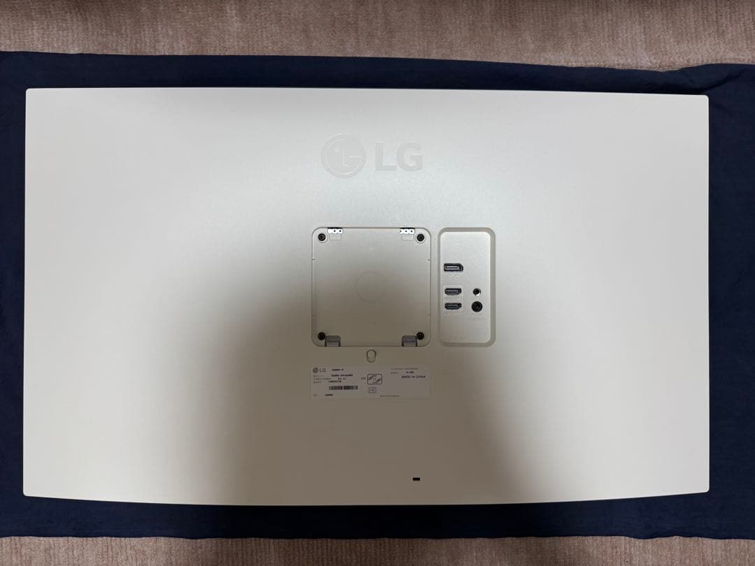 LG 32UN-650W モニター 4K IPS 31.5インチ