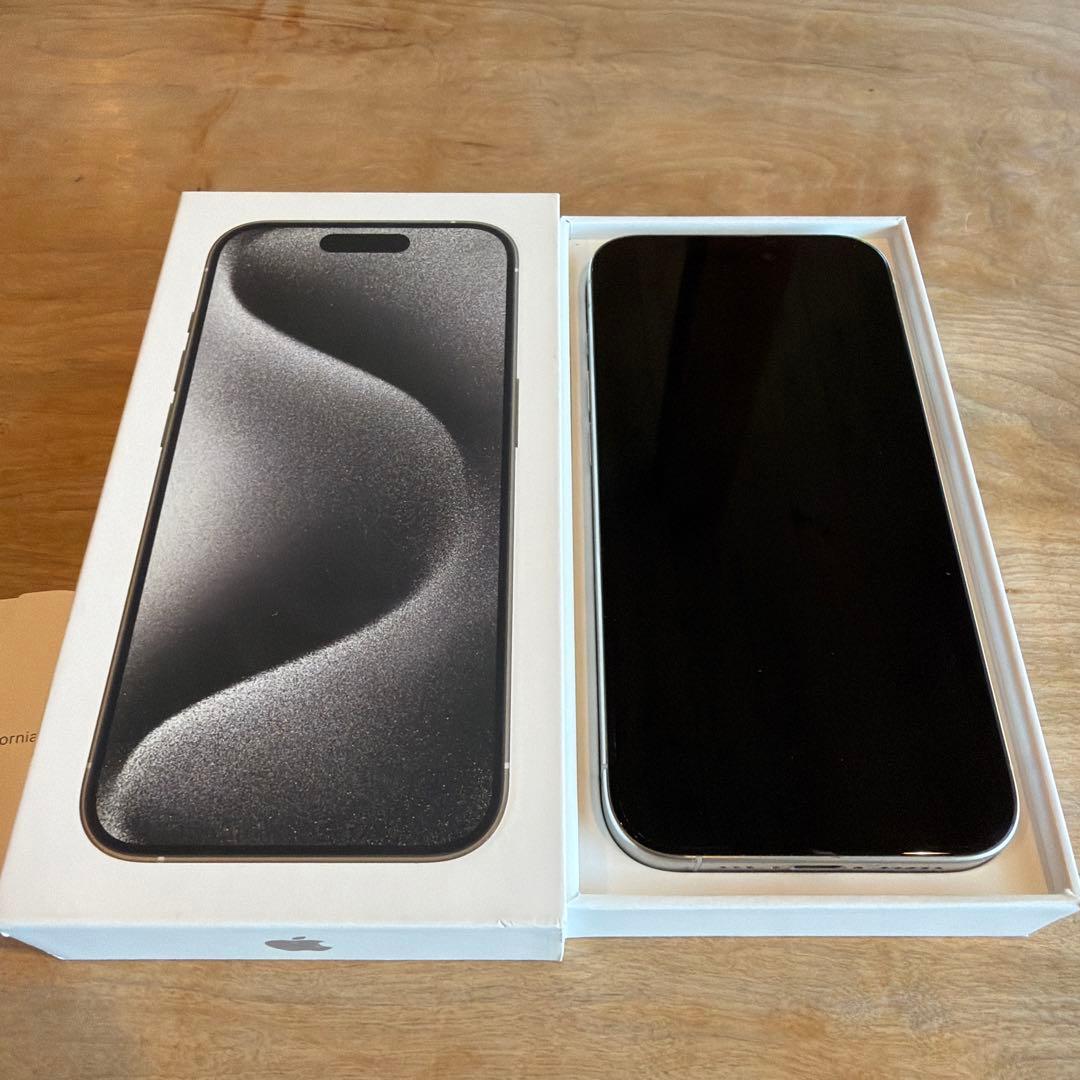 Apple iPhone 15 Pro ホワイトチタニウム　SIMフリー