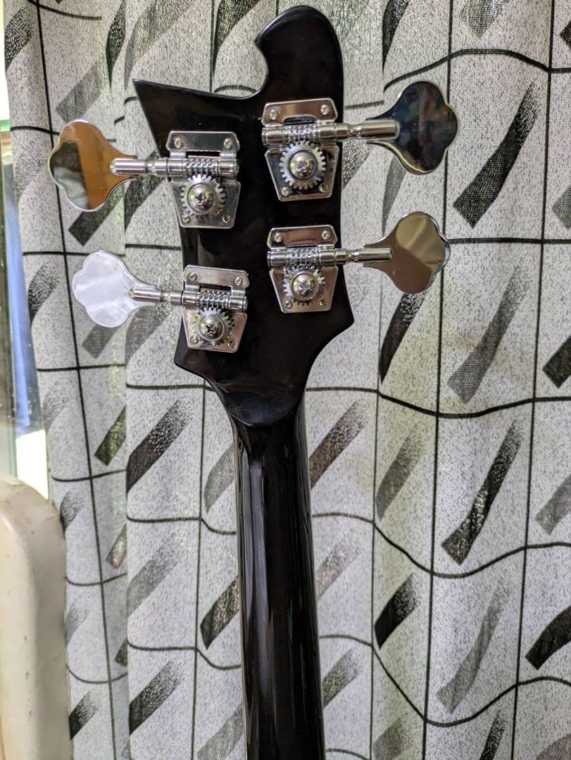 M*様 4001タイプ　ブラックエレキベース シングルコイル搭載　ノーブランド