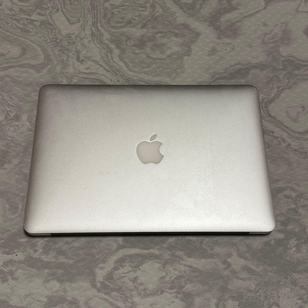 [背面光ります]Apple MacBook Air シルバー 本体 充電器付き