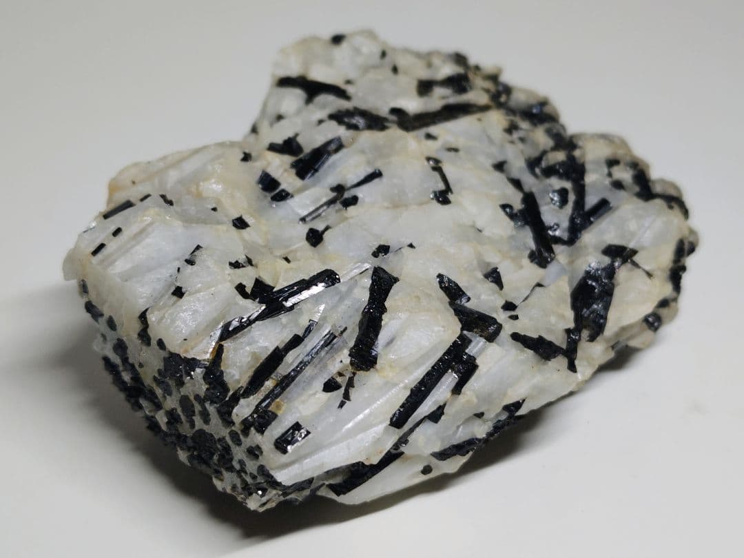 トルマリン 469g クォーツ 水晶 原石 鑑賞石 自然石 誕生石 鉱物 水石