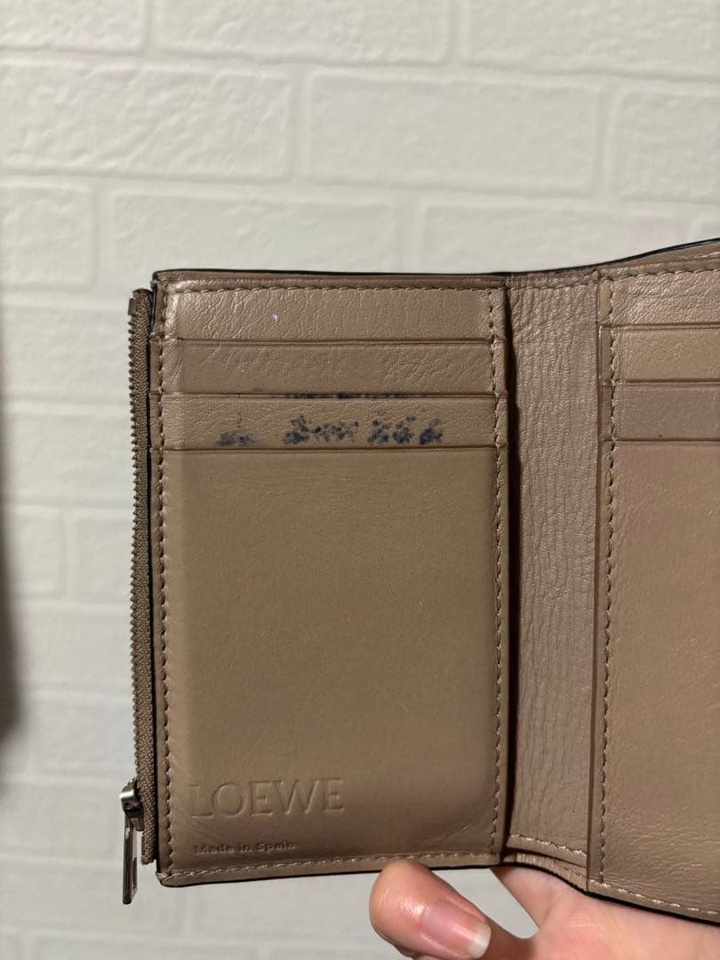 【再値下げ❗️】LOEWE ロエベ 三つ折り財布 【付属品付き】