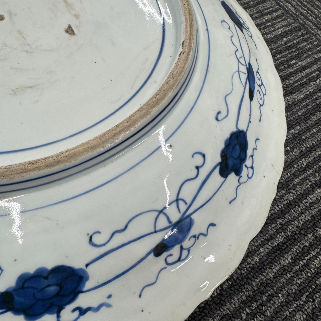 古伊万里 染付 牡丹 浮彫 唐草 大皿　 骨董品45CM