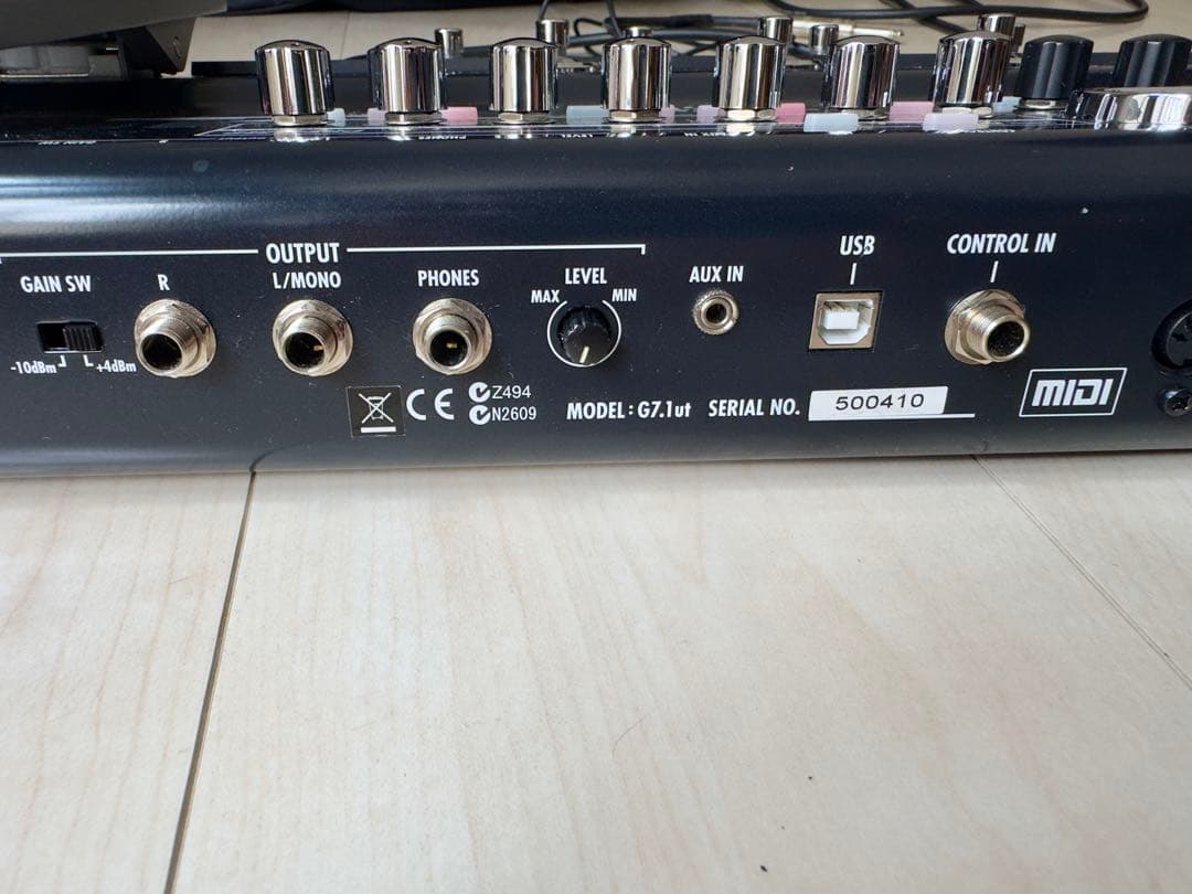 ZOOM G7.1ut ギターエフェクター　アダプター付属