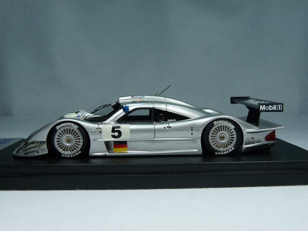 空飛ぶベンツ　Mercedes Benz CLR ル・マン1999年　No.5