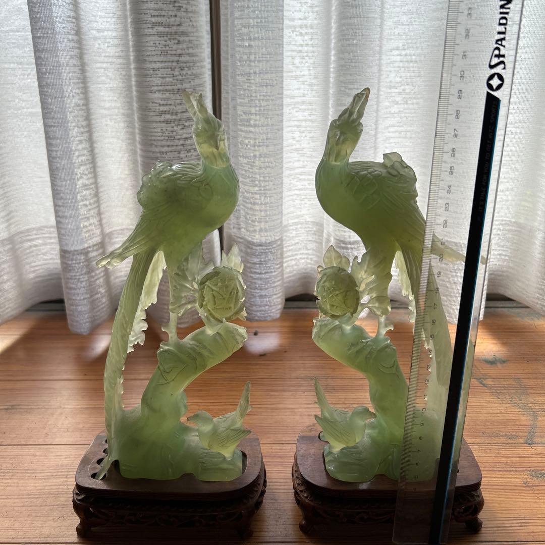 鳥の置物　翡翠？