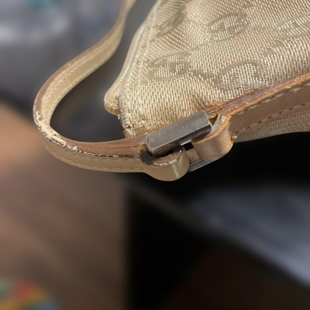 GUCCI ベージュ クラッチバッグ