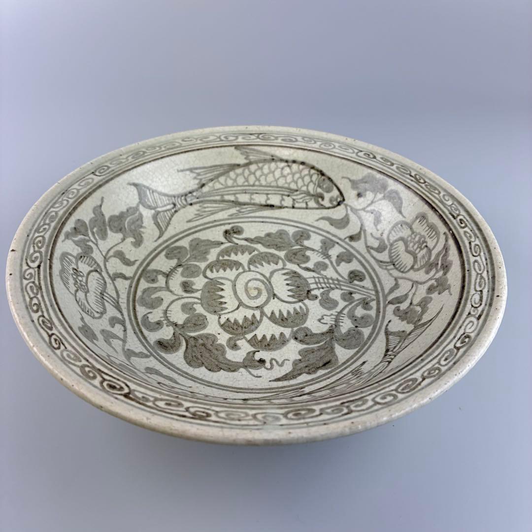 中国 魚 大皿 鉄 絵皿 陶磁器 飾皿