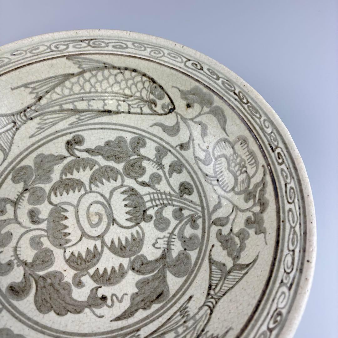 中国 魚 大皿 鉄 絵皿 陶磁器 飾皿