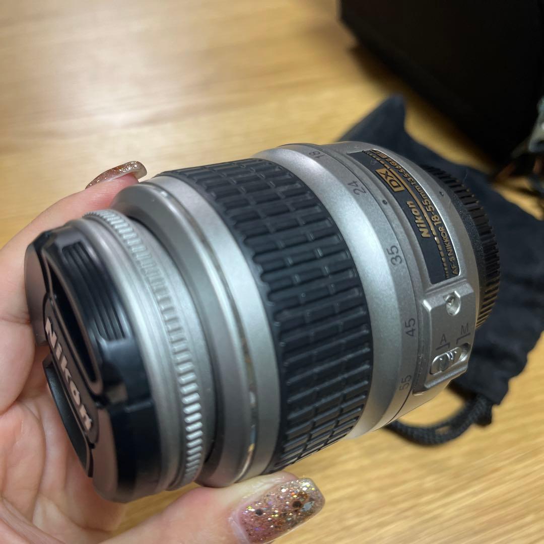 Nikon D40 デジタル一眼レフ カメラ