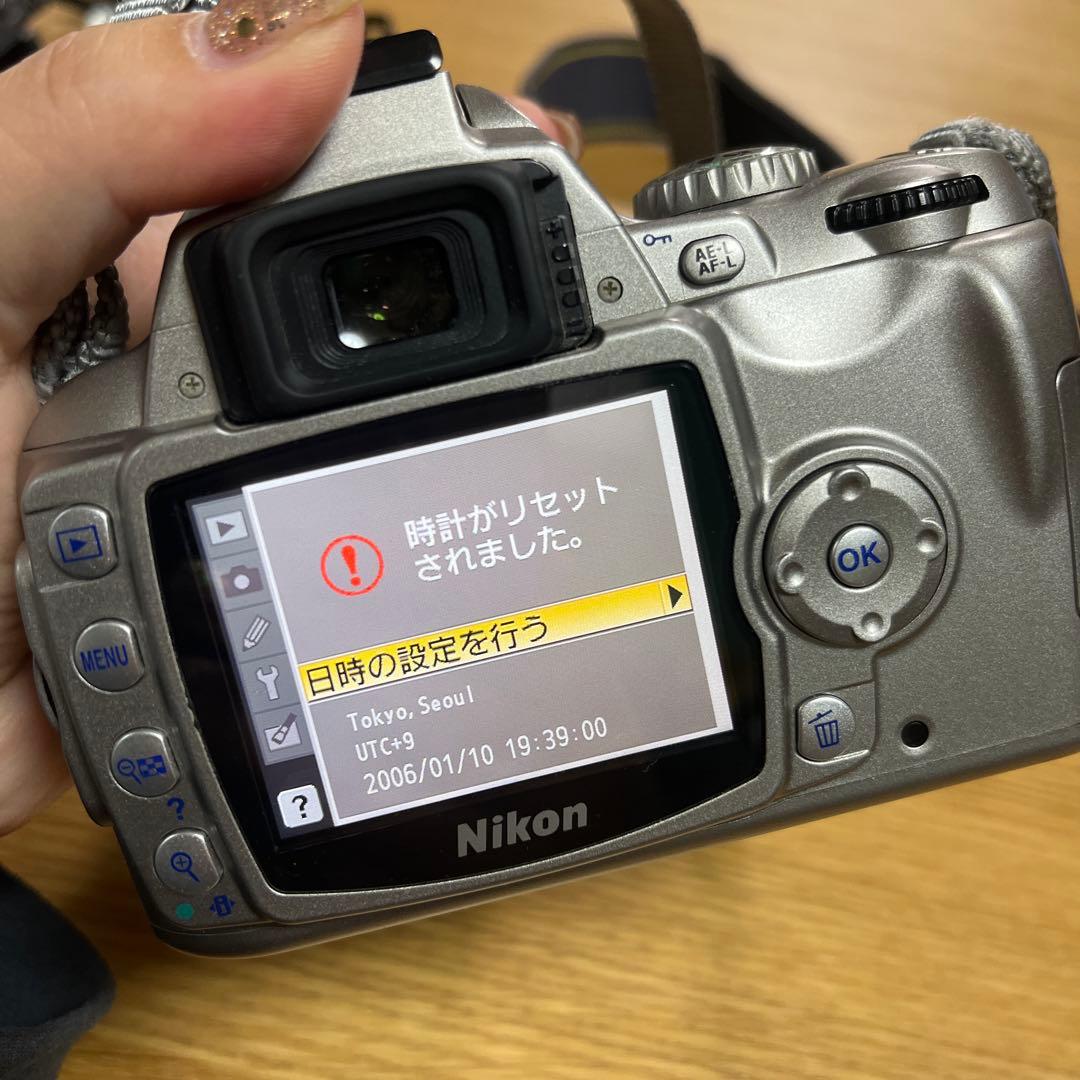 Nikon D40 デジタル一眼レフ カメラ